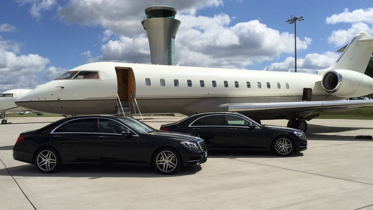 Punctual Flight Connections and High-End Fort Myers Airport Chauffeurs